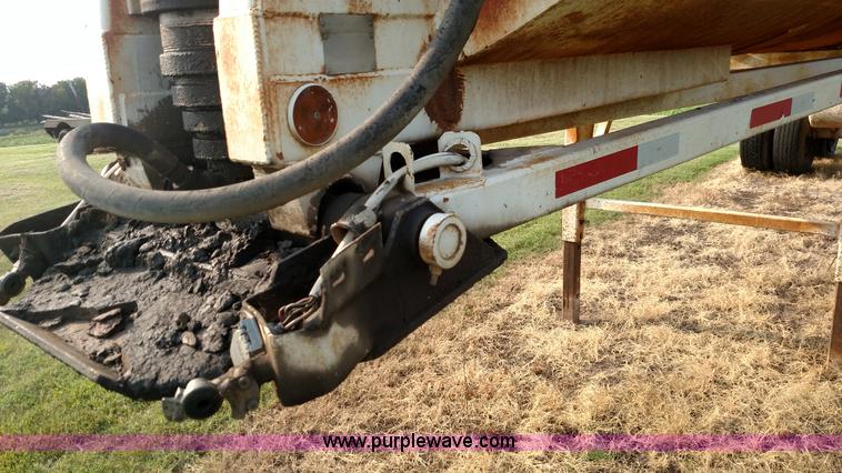 image for item K1135 1987 Clement end dump barrel trailer
