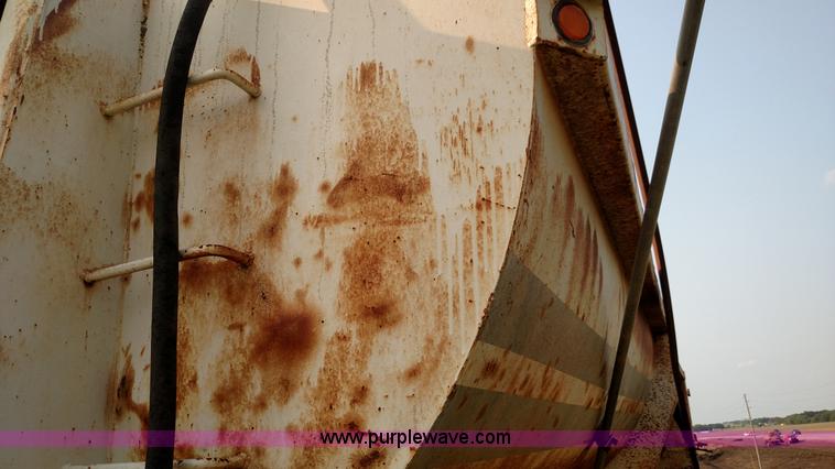 image for item K1135 1987 Clement end dump barrel trailer