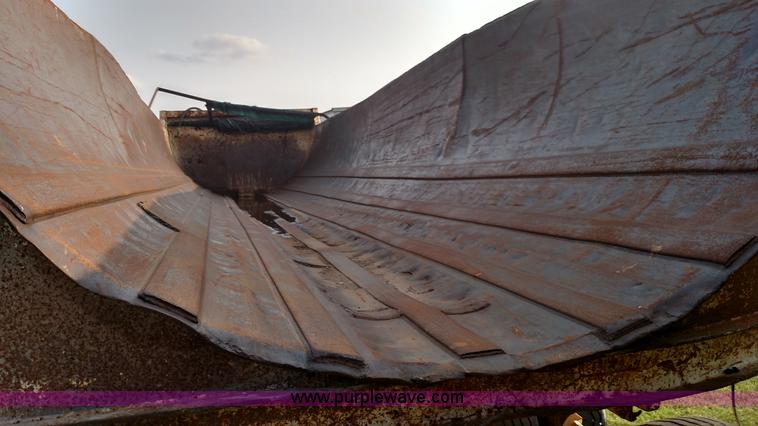 image for item K1135 1987 Clement end dump barrel trailer