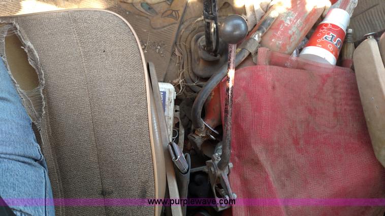 image for item K1172 1987 Ford LTL9000 semi truck