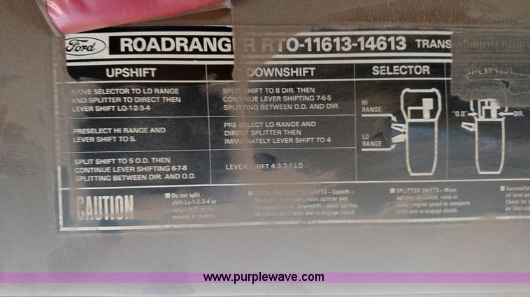 image for item K1172 1987 Ford LTL9000 semi truck