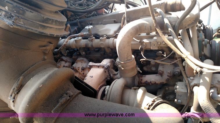 image for item K1172 1987 Ford LTL9000 semi truck