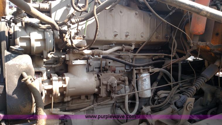 image for item K1172 1987 Ford LTL9000 semi truck