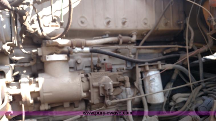 image for item K1172 1987 Ford LTL9000 semi truck