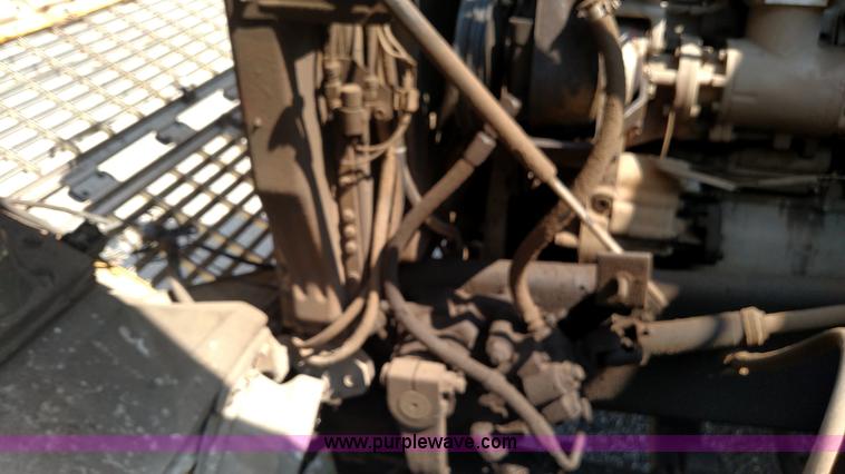 image for item K1172 1987 Ford LTL9000 semi truck