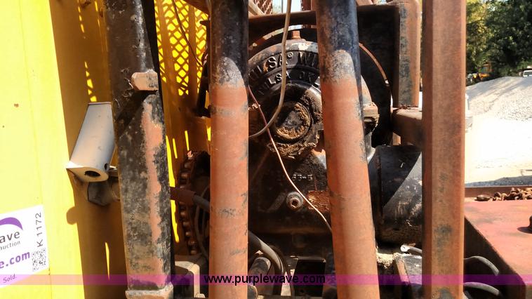 image for item K1172 1987 Ford LTL9000 semi truck