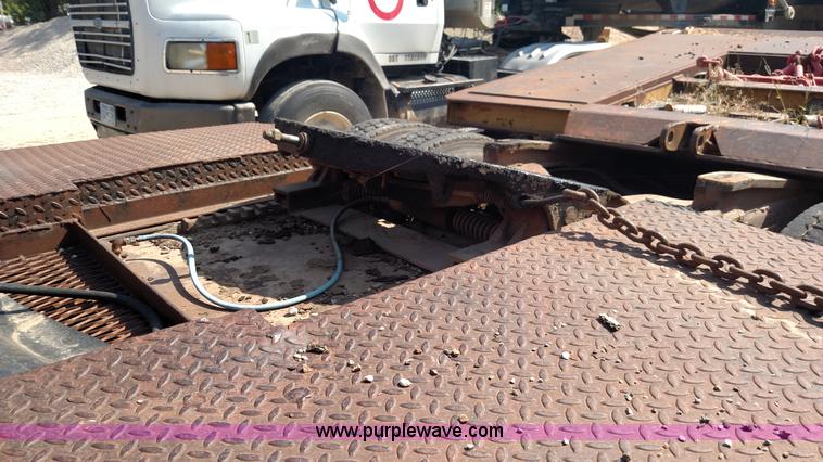 image for item K1172 1987 Ford LTL9000 semi truck