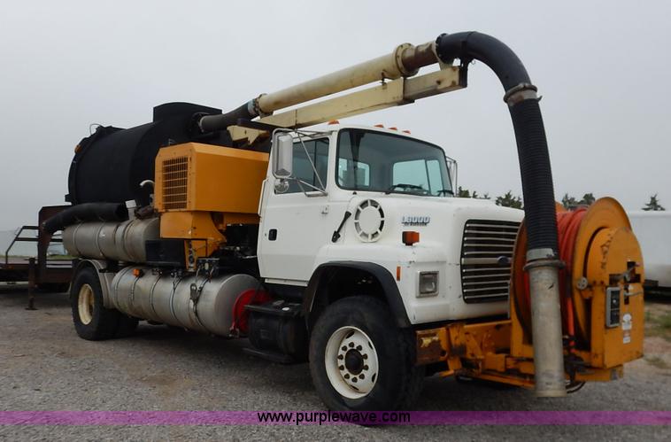 image for item K1649 1995 Ford LN8000 sewer rodder truck