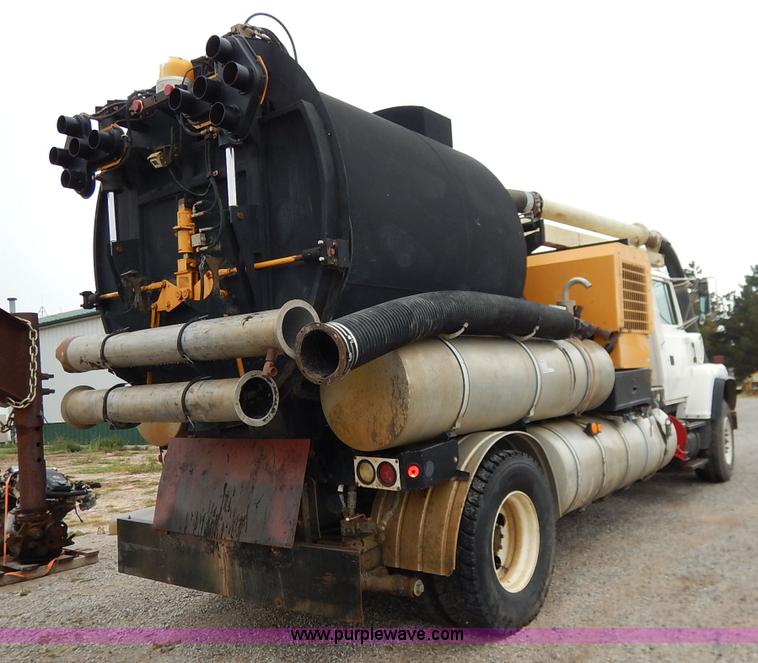 image for item K1649 1995 Ford LN8000 sewer rodder truck