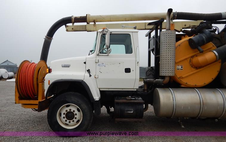 image for item K1649 1995 Ford LN8000 sewer rodder truck