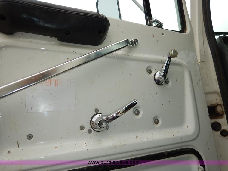 image for item K1649 1995 Ford LN8000 sewer rodder truck