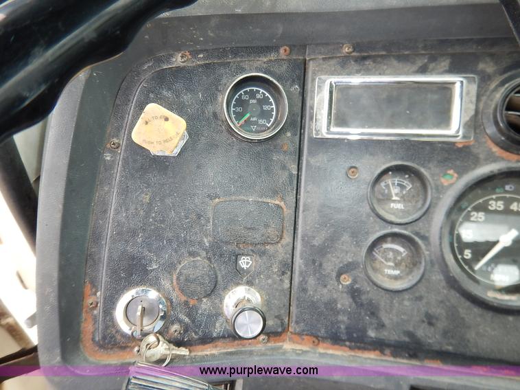 image for item K1649 1995 Ford LN8000 sewer rodder truck