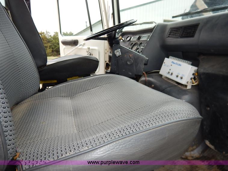 image for item K1649 1995 Ford LN8000 sewer rodder truck