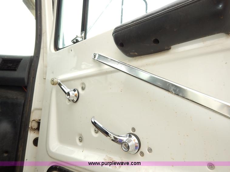 image for item K1649 1995 Ford LN8000 sewer rodder truck