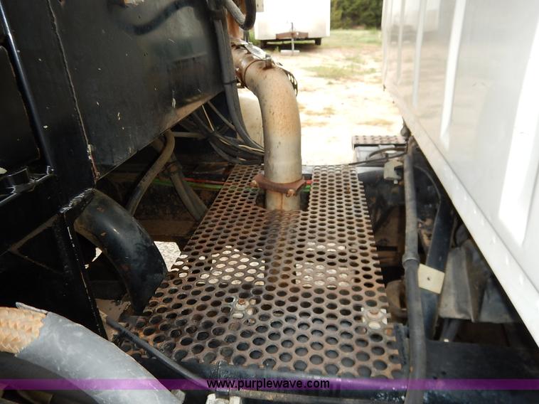 image for item K1649 1995 Ford LN8000 sewer rodder truck