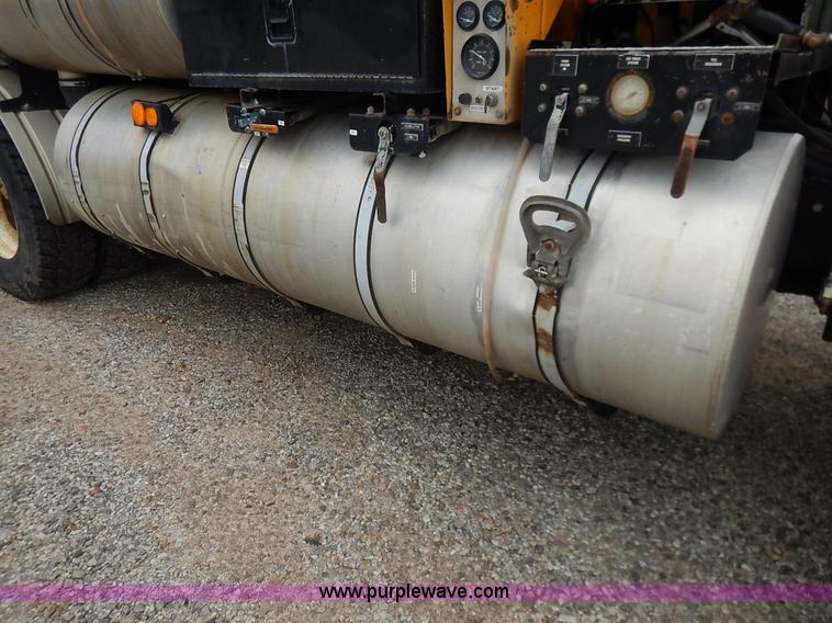 image for item K1649 1995 Ford LN8000 sewer rodder truck