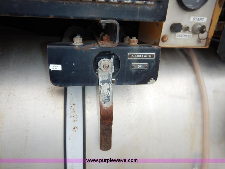 image for item K1649 1995 Ford LN8000 sewer rodder truck