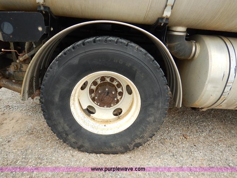 image for item K1649 1995 Ford LN8000 sewer rodder truck