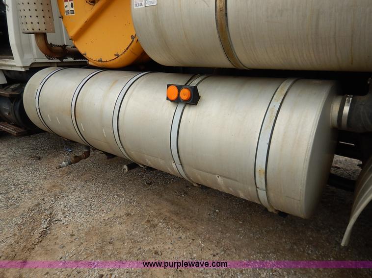 image for item K1649 1995 Ford LN8000 sewer rodder truck