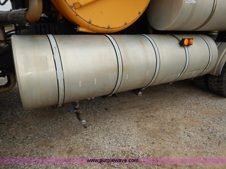 image for item K1649 1995 Ford LN8000 sewer rodder truck