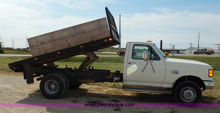 image for item K1718 1991 Ford F450 Super Duty Custom dump bed truck