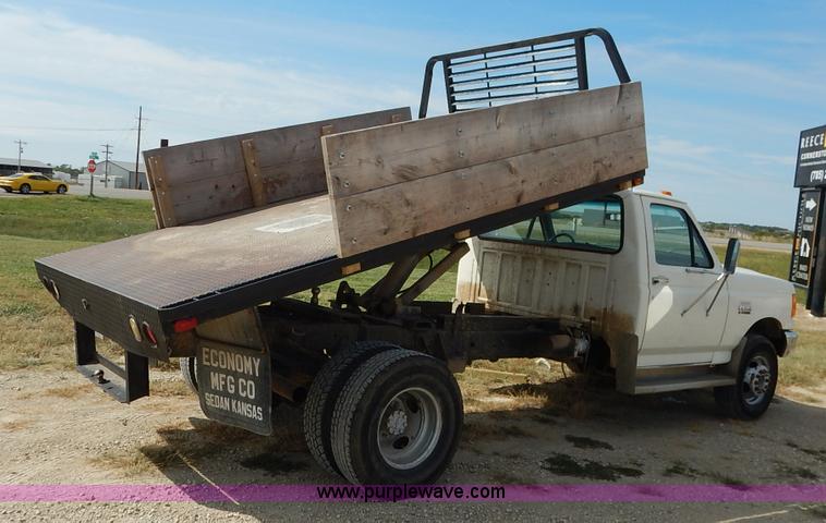 image for item K1718 1991 Ford F450 Super Duty Custom dump bed truck