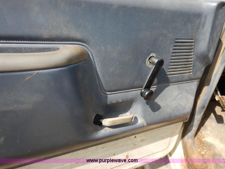 image for item K1718 1991 Ford F450 Super Duty Custom dump bed truck