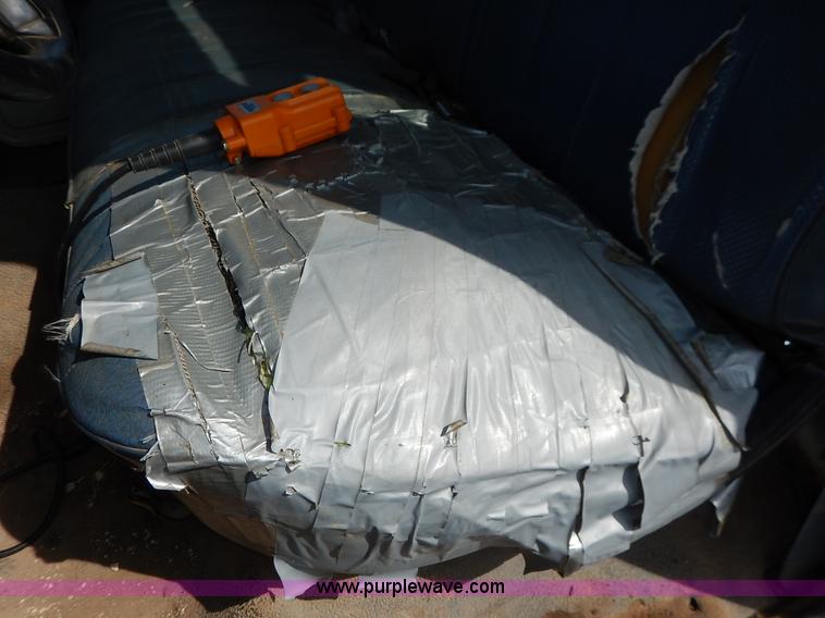 image for item K1718 1991 Ford F450 Super Duty Custom dump bed truck