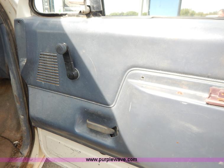 image for item K1718 1991 Ford F450 Super Duty Custom dump bed truck