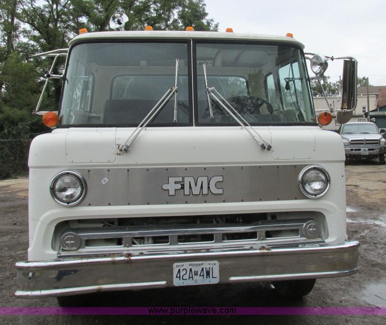 image for item K5170 1985 Ford C800 tank truck