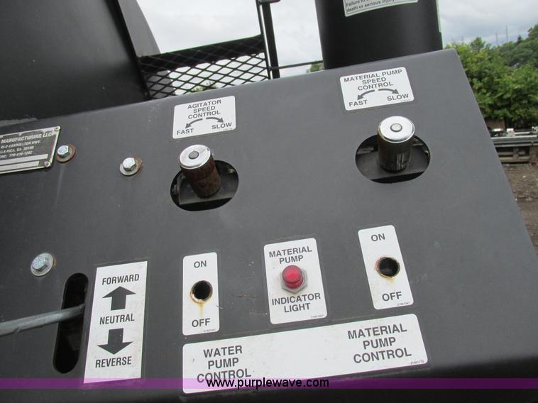 image for item K5170 1985 Ford C800 tank truck