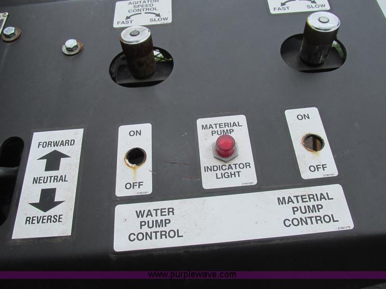 image for item K5170 1985 Ford C800 tank truck