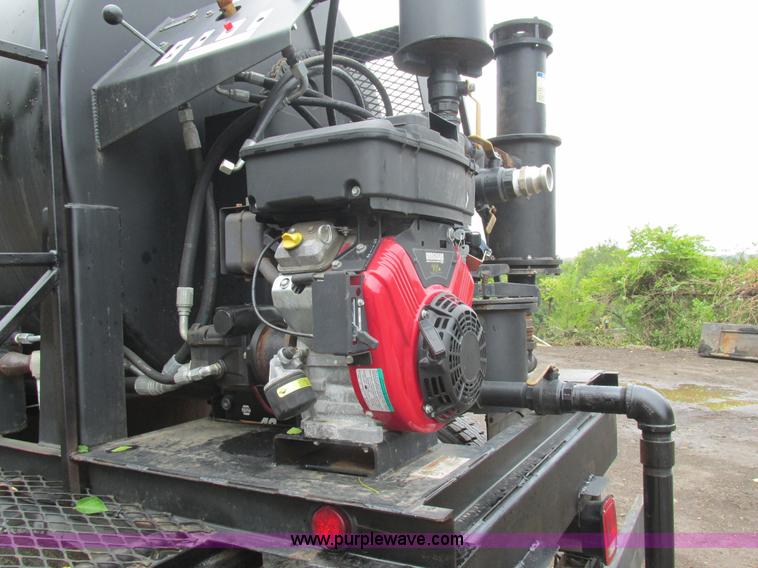 image for item K5170 1985 Ford C800 tank truck