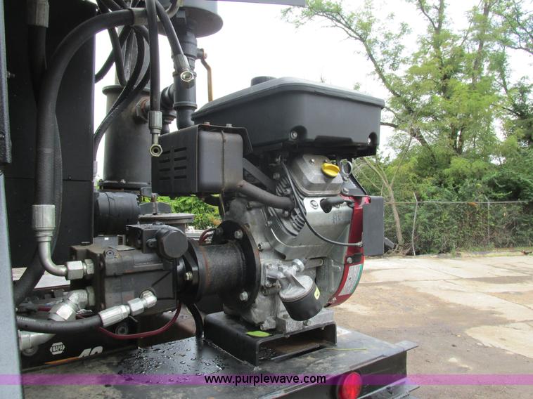 image for item K5170 1985 Ford C800 tank truck