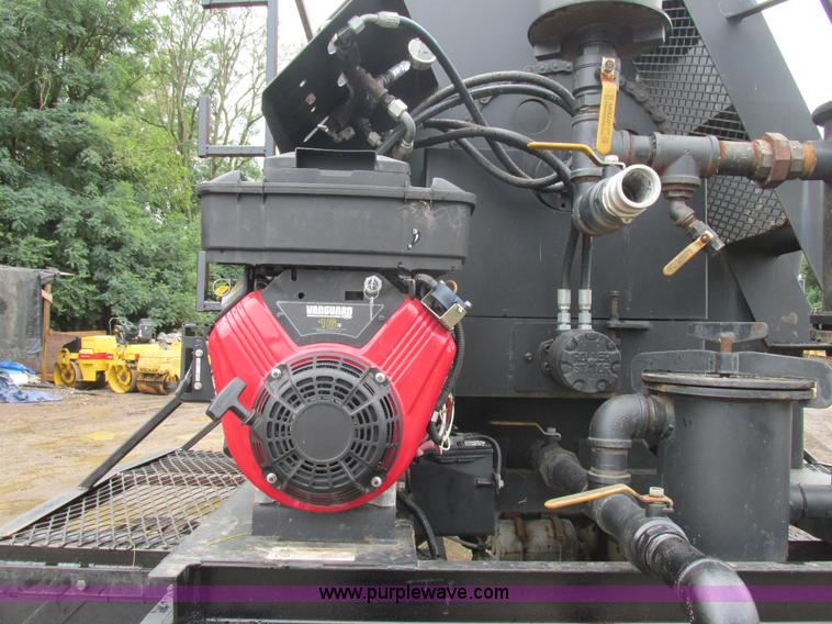 image for item K5170 1985 Ford C800 tank truck