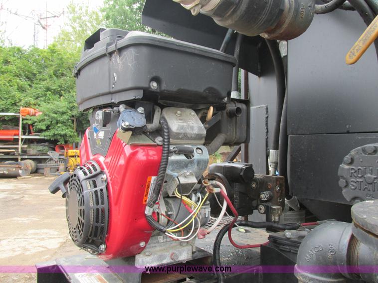 image for item K5170 1985 Ford C800 tank truck