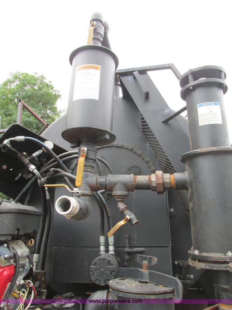 image for item K5170 1985 Ford C800 tank truck