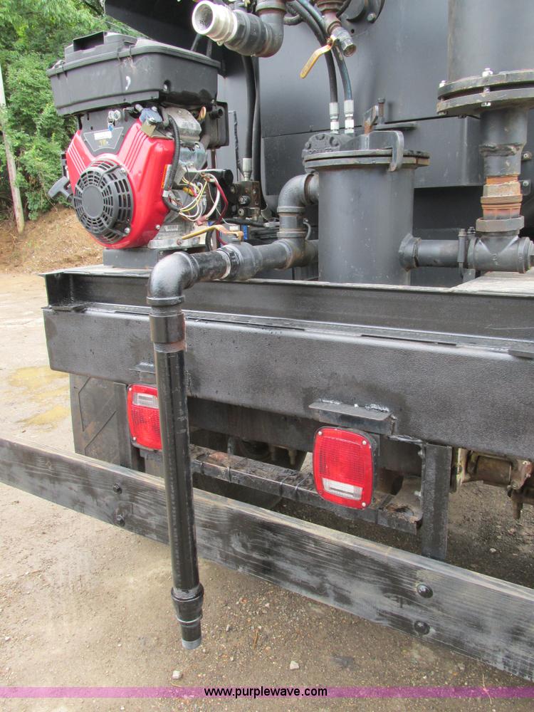 image for item K5170 1985 Ford C800 tank truck