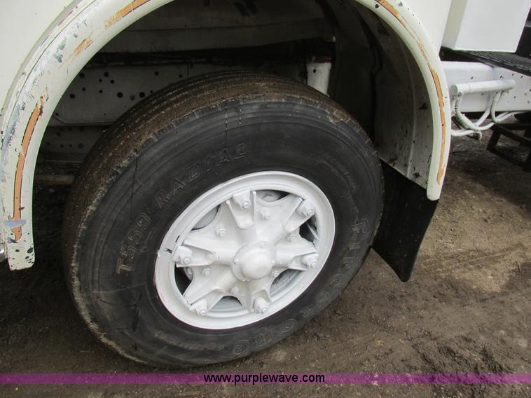 image for item K5170 1985 Ford C800 tank truck