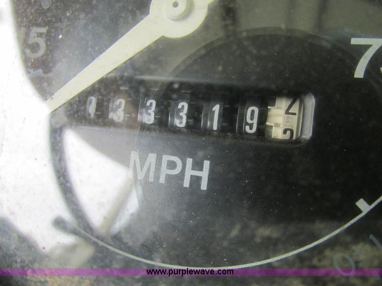 image for item K5170 1985 Ford C800 tank truck