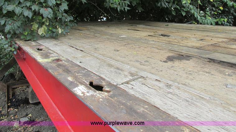 image for item K5172 2000 Landoll 425-41 tilt deck trailer