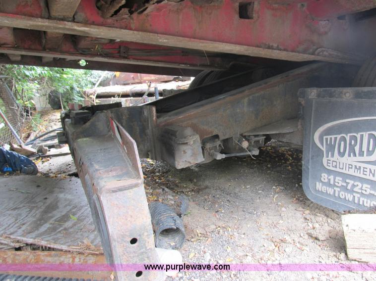 image for item K5172 2000 Landoll 425-41 tilt deck trailer