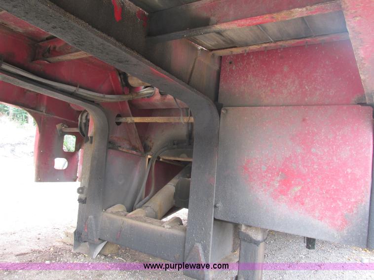 image for item K5172 2000 Landoll 425-41 tilt deck trailer