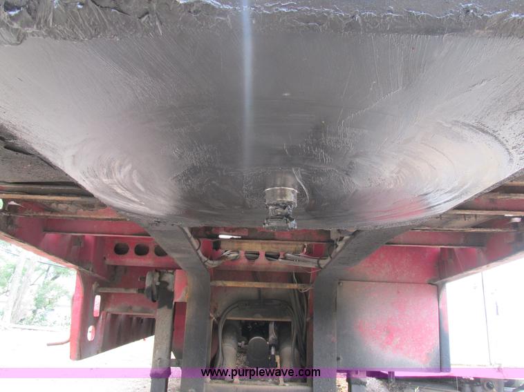 image for item K5172 2000 Landoll 425-41 tilt deck trailer