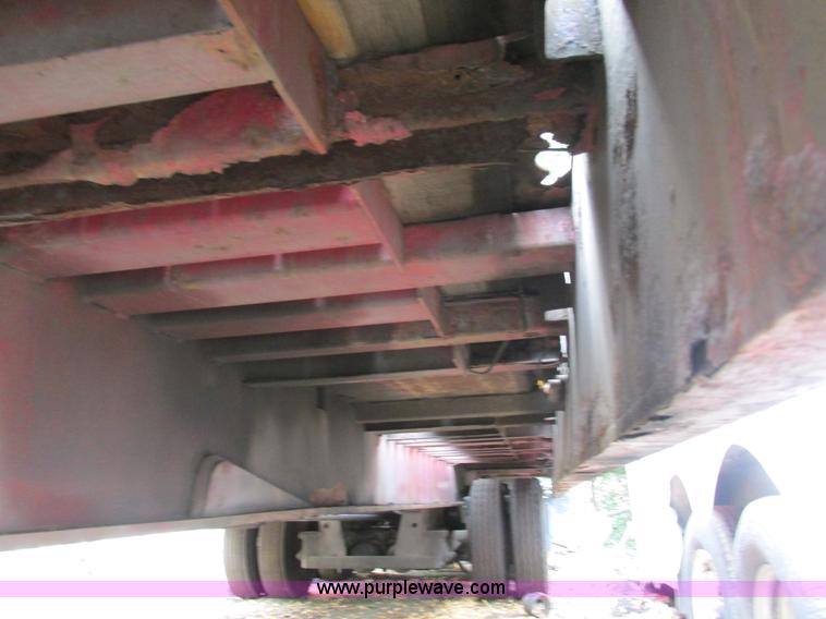 image for item K5172 2000 Landoll 425-41 tilt deck trailer