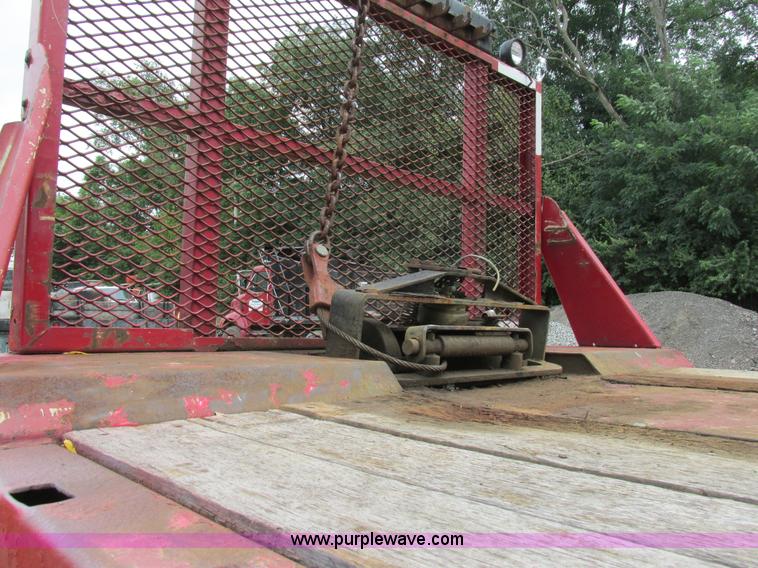 image for item K5172 2000 Landoll 425-41 tilt deck trailer