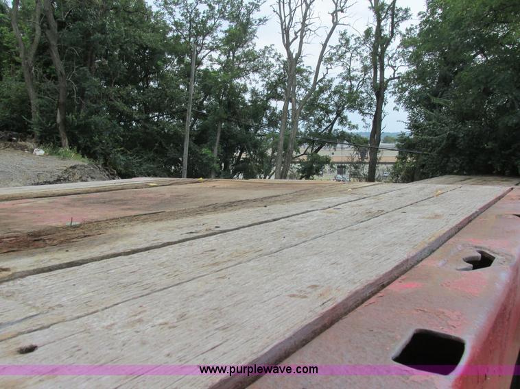 image for item K5172 2000 Landoll 425-41 tilt deck trailer