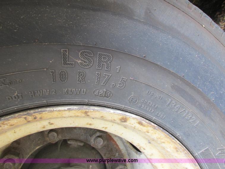 image for item K5172 2000 Landoll 425-41 tilt deck trailer