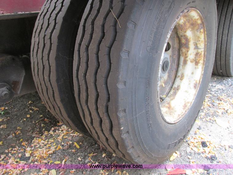 image for item K5172 2000 Landoll 425-41 tilt deck trailer