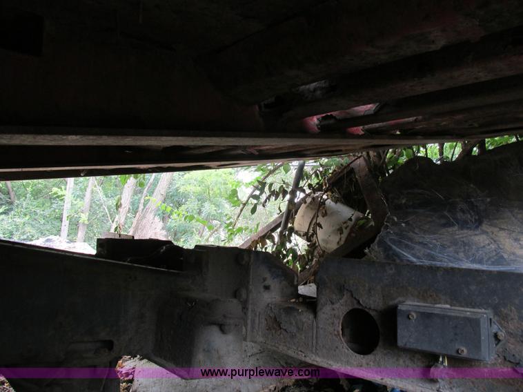 image for item K5172 2000 Landoll 425-41 tilt deck trailer